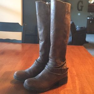 Tall brown faux leather boots, zip back, buckles 8